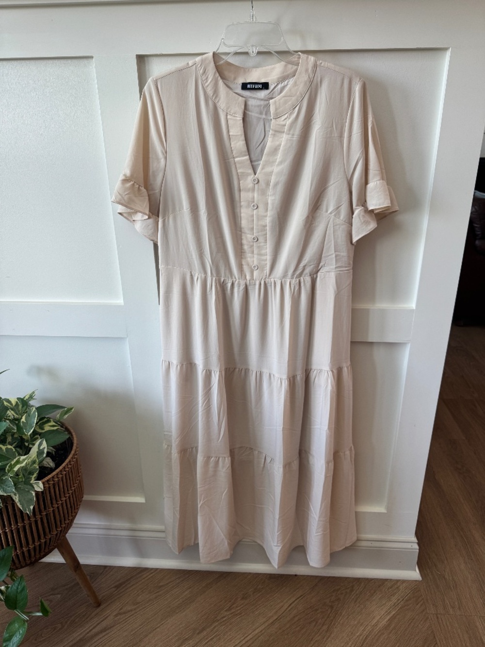 BTFBM Cream Tiered Ruffle Sleeve Button Midi Dress Size L